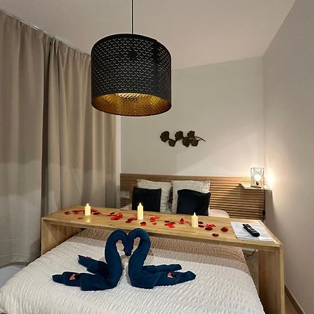 בורדו Mieuxqualhotel Jacuzzi Privatif La Parenthese מראה חיצוני תמונה
