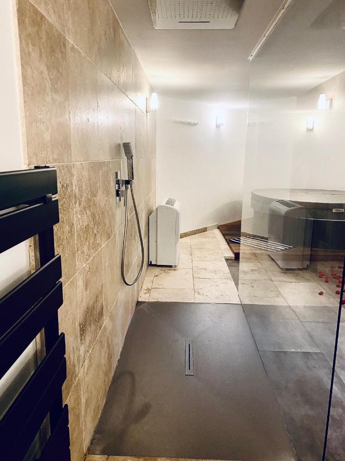 בורדו Mieuxqualhotel Jacuzzi Privatif La Parenthese מראה חיצוני תמונה