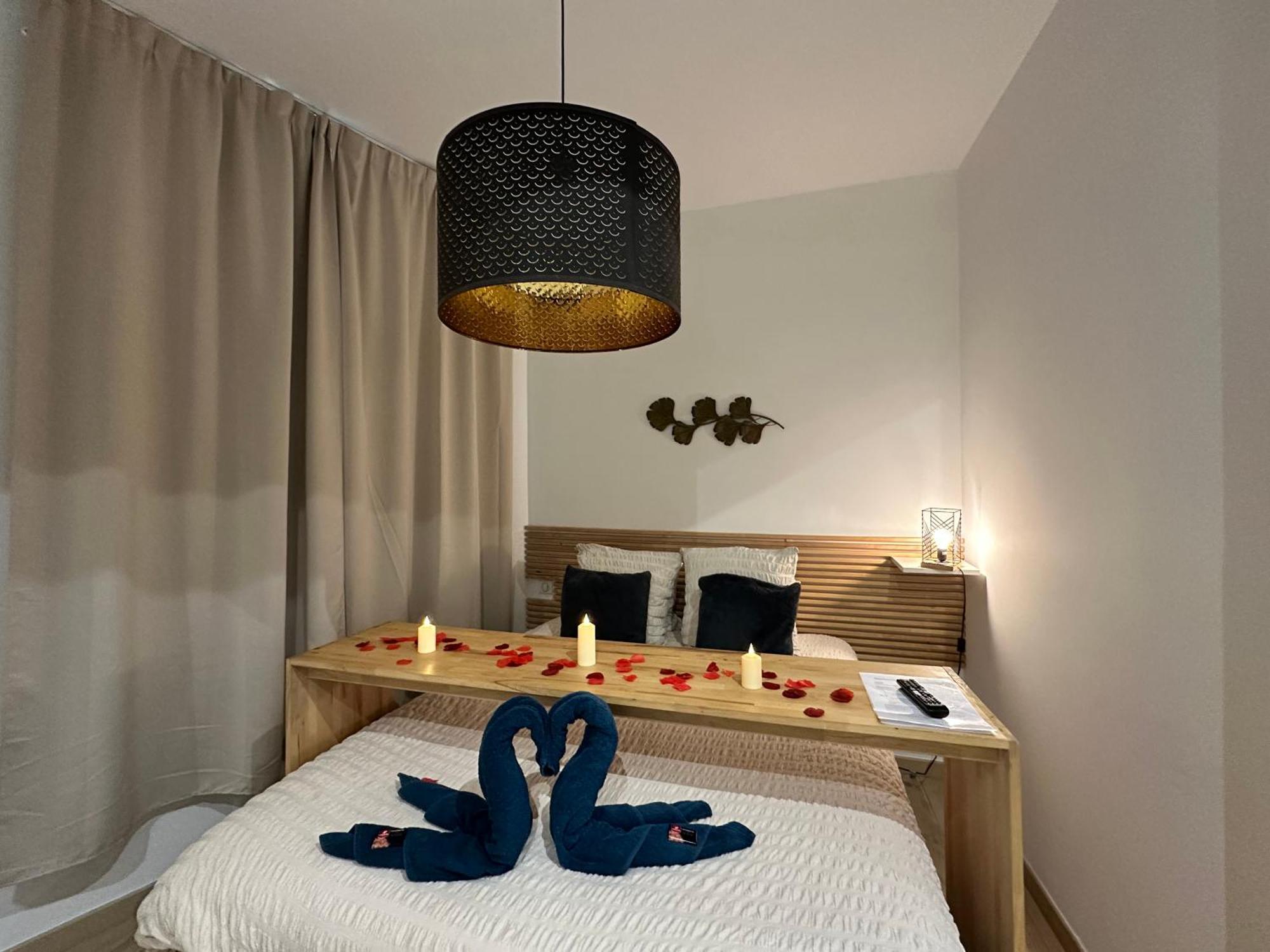 בורדו Mieuxqualhotel Jacuzzi Privatif La Parenthese מראה חיצוני תמונה