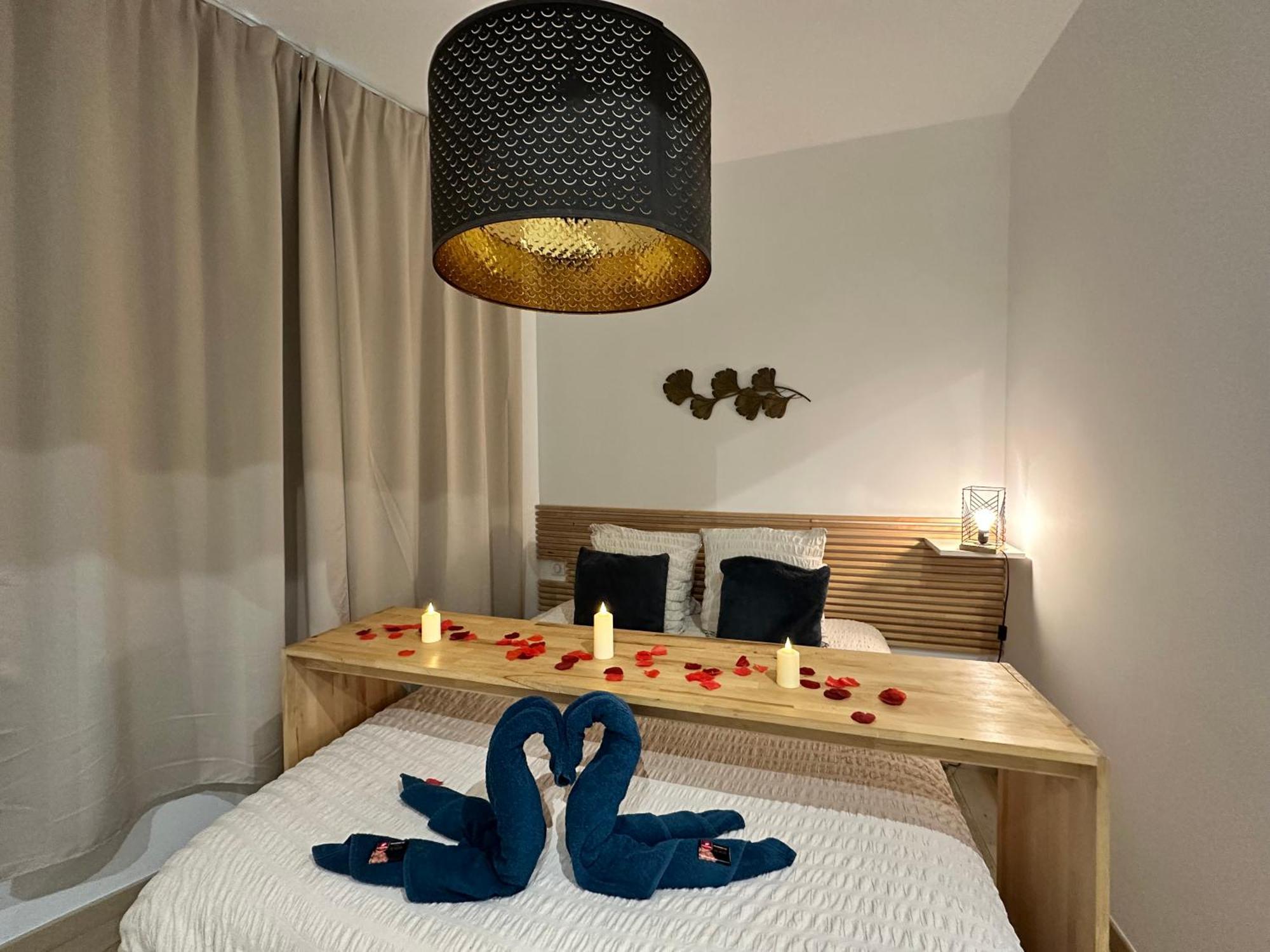 בורדו Mieuxqualhotel Jacuzzi Privatif La Parenthese מראה חיצוני תמונה